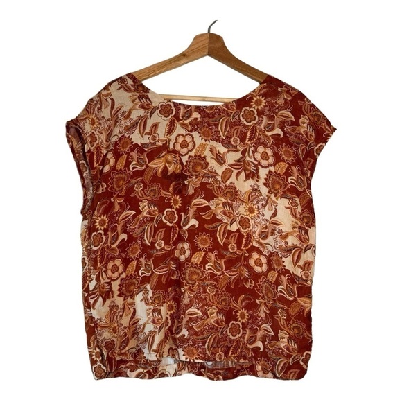 Nicole Miller Button Back Floral Linen Top - Picture 6 of 6